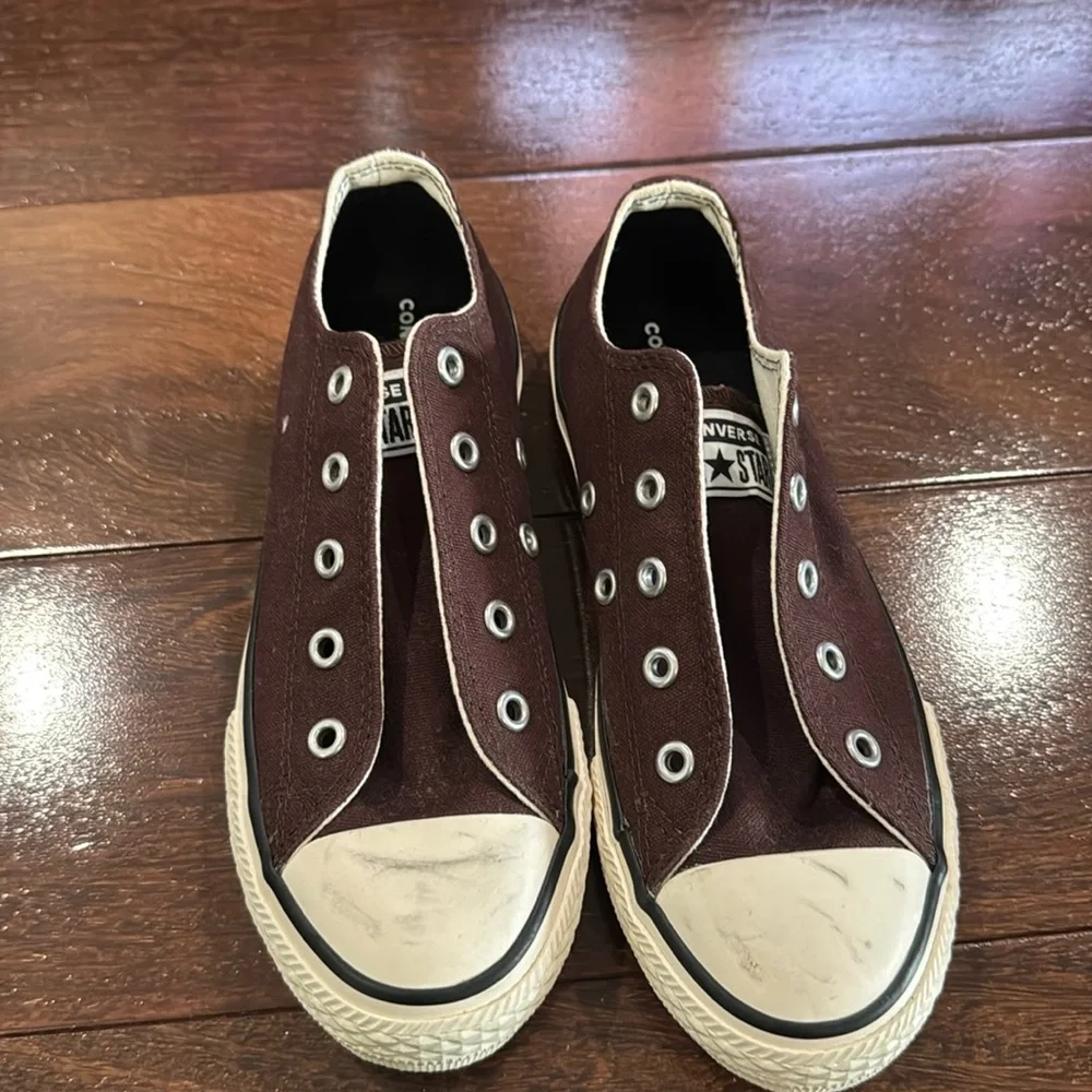 New all-star converse size 1 missing shoe laces